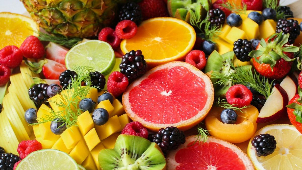Jangan Sering Dilakukan, Ini yang Terjadi pada Tubuh Konsumsi Buah Usai Makan Nasi