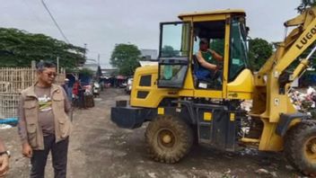 Dikeluhkan Warga di Medsos, Pemkab Subang Langsung Angkut Sampah di TPS Pujasera