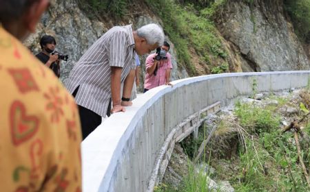 Proyek Betonisasi di Jalur Perbatasan Kebumen-Banjarnegara Tak Beres, Ganjar: Balikin, Kontraktor Mesti Tanggung Jawab!