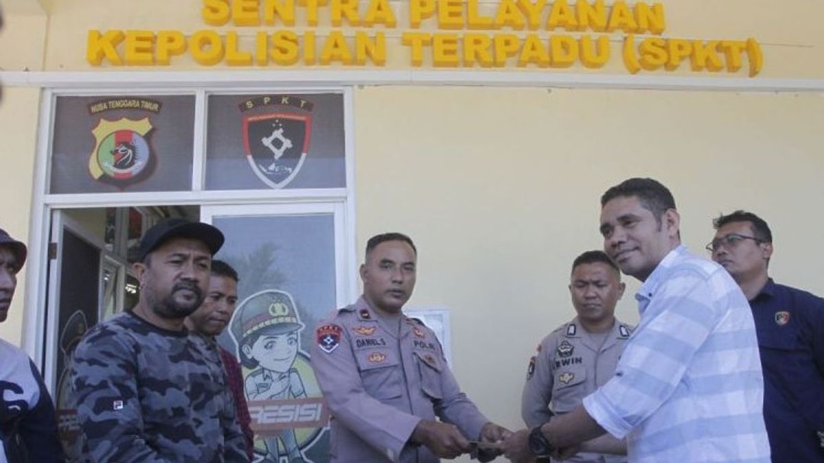 Jokowi Volunteers Report Rocky Gerung To The NTT Police