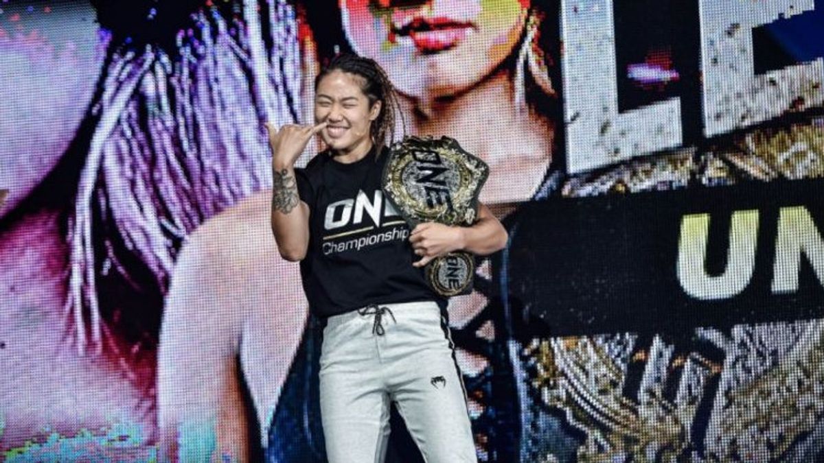  Angela Lee, Combattante Du ONE Championship, Attend Ses Adversaires Après Avoir Accouché, Stamp Fairtex Ou Ritu Phogat?