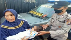 Seorang Bayi Dibuang di Desa Lamaseh Aceh, Diletakkan di Dalam Kardus Lengkap dengan Perlengkapan Bayi