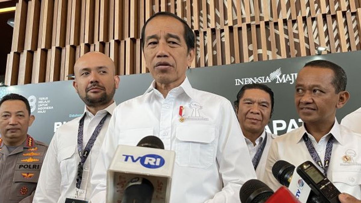 Jokowi Hasn't Thought About The Regional Head Election Perppu: What Urgency Should Be Considered Deeply