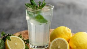 Benarkah Minum Air Lemon setiap Hari Efektif untuk Menurunkan Berat Badan? Berikut Kata Penelitian
