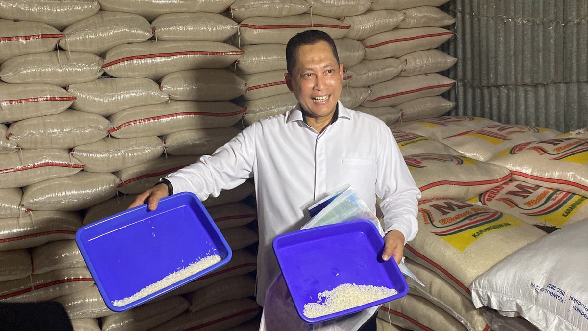 Sidak إلى مستودع Cipinang Rice ، يجد Buwas غشا مشتبها به للموزع