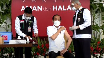Le Président Jokowi Après Avoir été Injecté Avec Covid-19 Vaccin: Pas De Douleur Du Tout