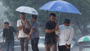BMKG:インドネシアの大都市では、今日、雷に小雨が降る可能性があります