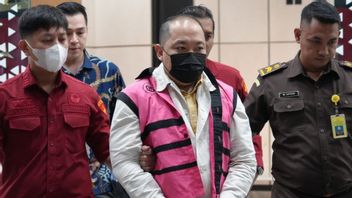 كيجاجونج - نقل 3 مشتبه بهم في قضية ائتمان سريتكس إلى مكتب المدعي العام في سوراكارتا