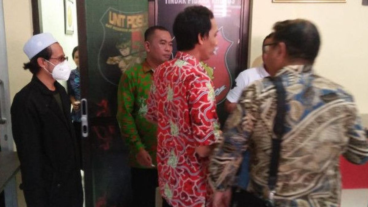 Kiai The Caretaker Of The Islamic Boarding School In Jember Was Finally Examined By The Police Regarding The Report On The Obscenity Of The Santri