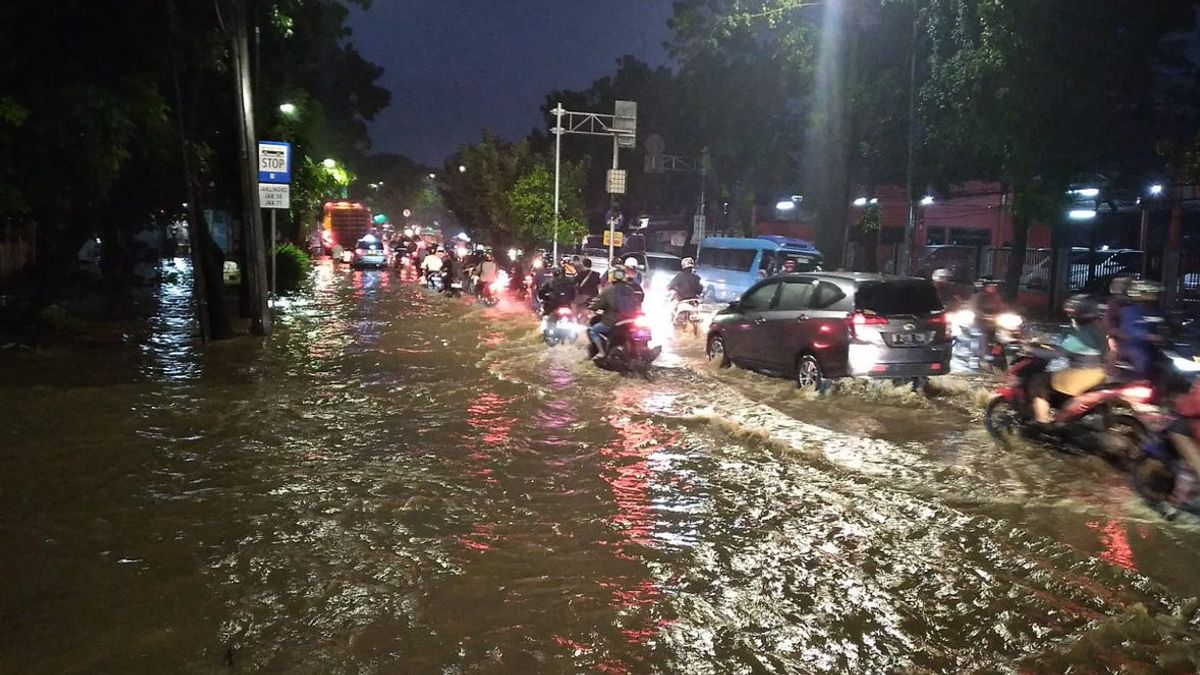 Acting Governor Calls The New River Embankment Can Solve Flood Issues In Hek, East Jakarta