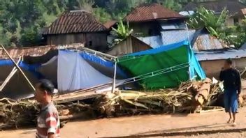 14 Houses Damaged By South OKU Flash Floods, 2 Units Carried Away By The Current
