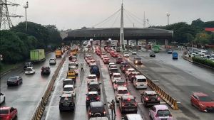 127.406 Kendaraan Lintasi Tol Tangerang-Merak hingga H-3 Lebaran