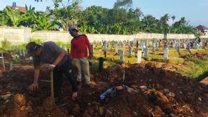 Jumlah Pemakaman Jenazah COVID-19 di TPU Bambu Apus Menurun Drastis