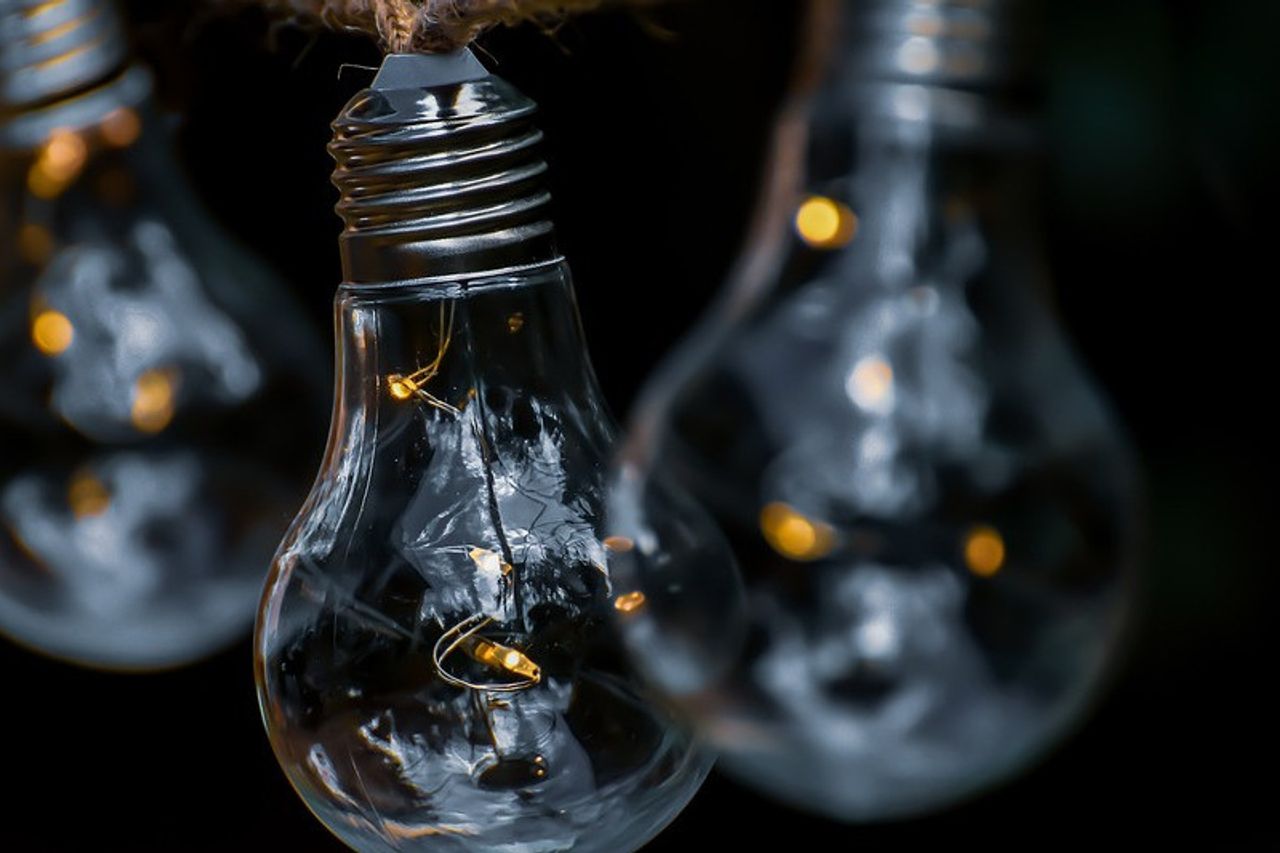 エネルギー鉱物資源省は、2024年までに一人当たりの電力消費量を1408に達することを目標としています