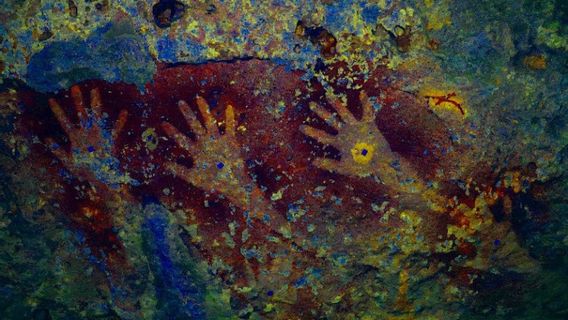 Les Archéologues Des Moluques Trouvent 150 Images De Roches Préhistoriques Sur L’île De Kisar, Le Motif Du Soleil Et Le Bateau