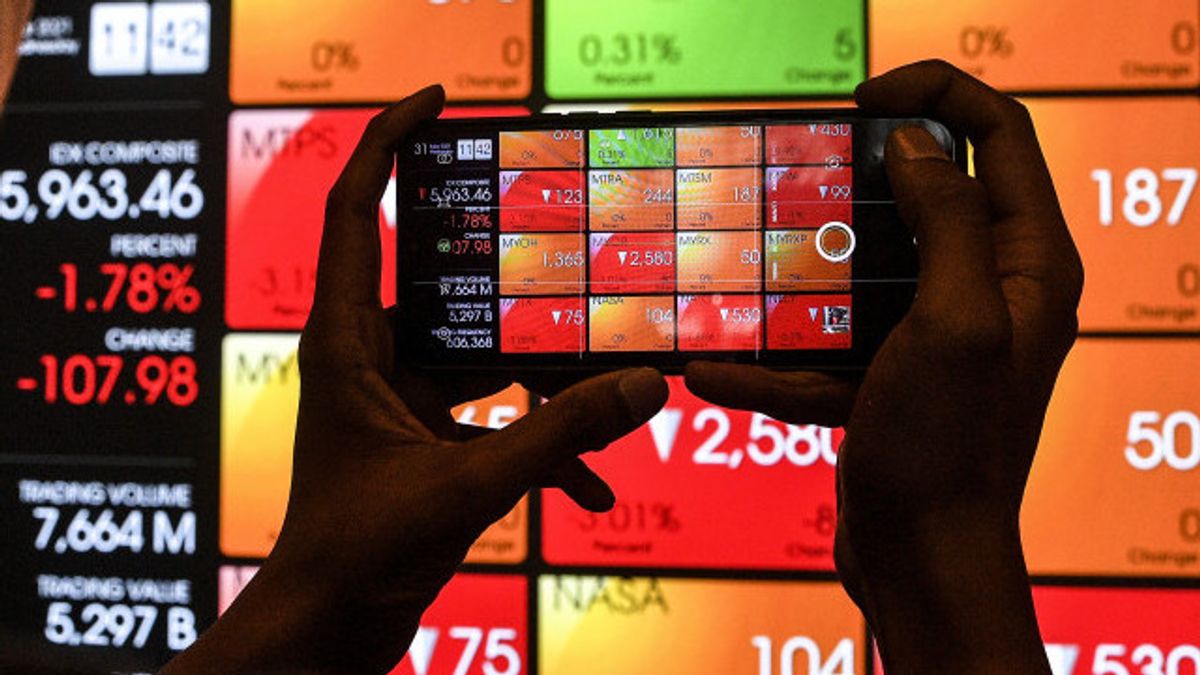 Usai Libur Panjang, IHSG Diprediksi Tertekan Imbas Sentimen Negatif Tarif Trump