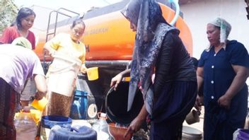 401 Thousand Liters Of Water Have Been Distributed To 5 Districts In Batang, Central Java Affected By Drought