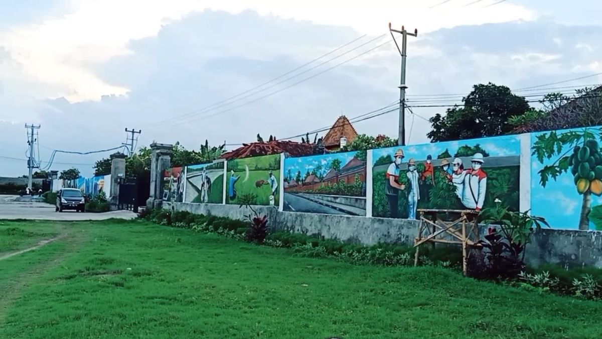 الاتجاه مرة أخرى ، Klungkung بالي الحكومة يجعل الجداريات ولكن يحتوي على انتقاد المواطن حول القمامة