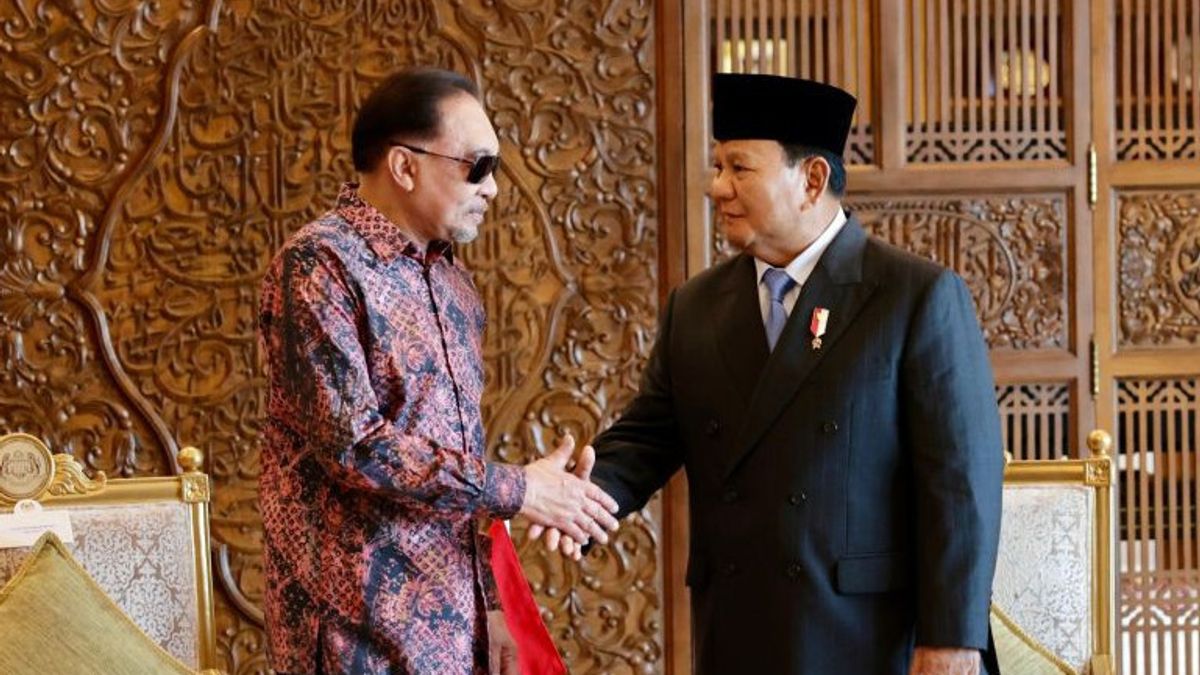 برابوو وأنور إبراهيم يتفقان على تعزيز العلاقات الإندونيسية الماليزية