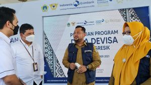 Lembaga Pembiayaan Ekspor Indonesia Akan Bawa Sarung Tenun Asal Gresik Masuk ke Pasar Internasional