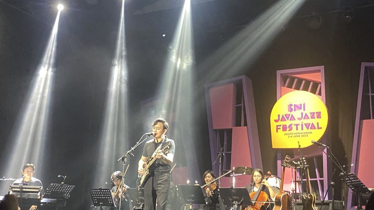 Rendy Pandugo Appears With The Acoustic Concept At The Java Jazz Festival 2023