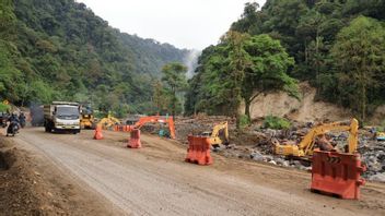KemenPU Targetkan Kendaraan Roda Empat Bisa Lintasi Lembah Anai Paling Lambat 16 Desember
