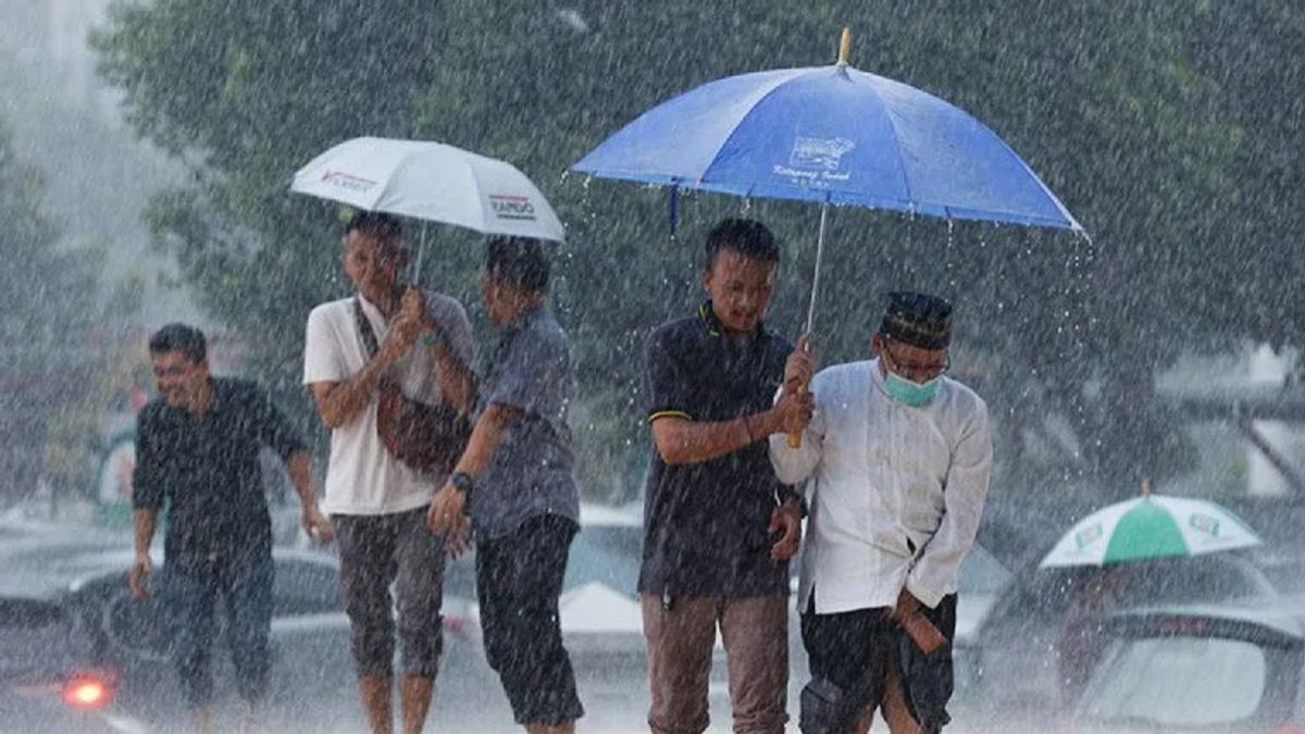 Indonesia is Rained on March 27, BMKG Warns of Potential Lightning