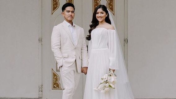 カエサン・パンガレップとエリナ・グドノの結婚式のために5つの花嫁服を用意し、肖像画を覗いてみましょう