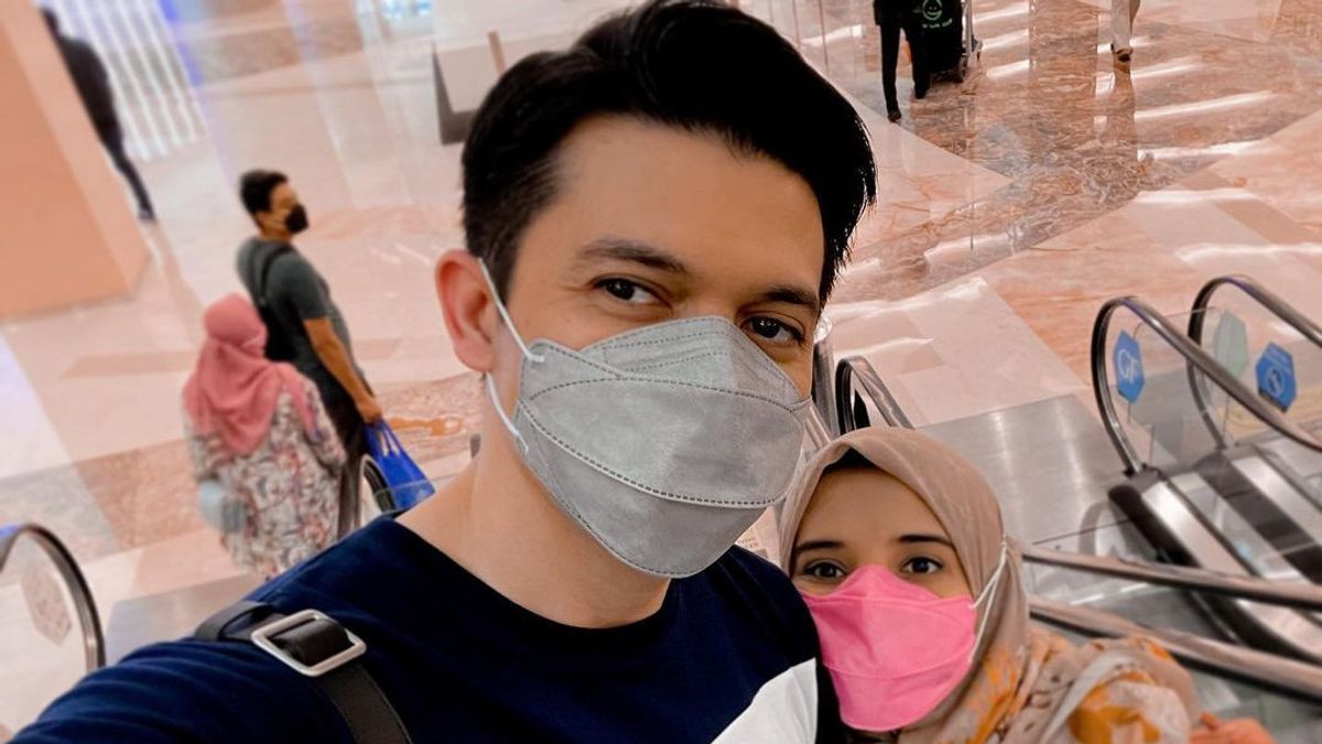 The Blessings Of Ramadan, Irwansyah And Medina Zein's Feud Ends Peacefully