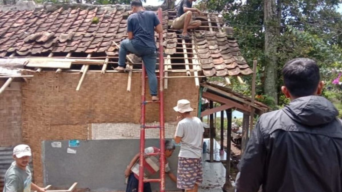 2 Houses Damaged Due To The Banten Earthquake