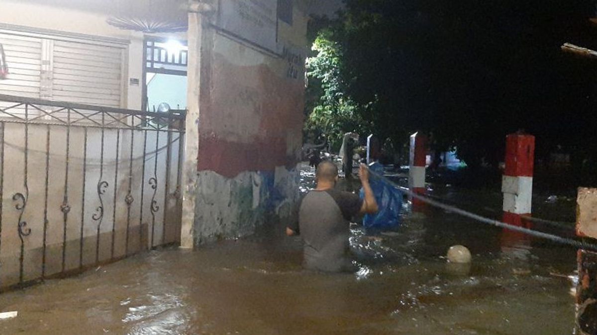 Jakarta Fortes Pluies, Pela Mampang Inondation Un Mètre