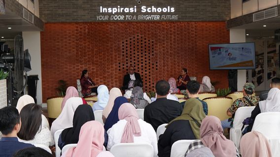 إلهام المدارس سيدوارجو يكشف عن رؤية التعليم المدرسي والمرافق ، ودعم إندونيسيا الذهبية 2045