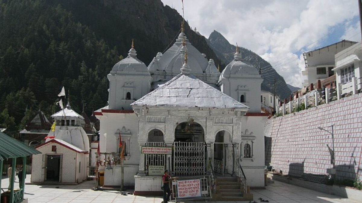 Kuil Gangotri di India Wajibkan Pengunjung Minum Air Kencing Sapi
