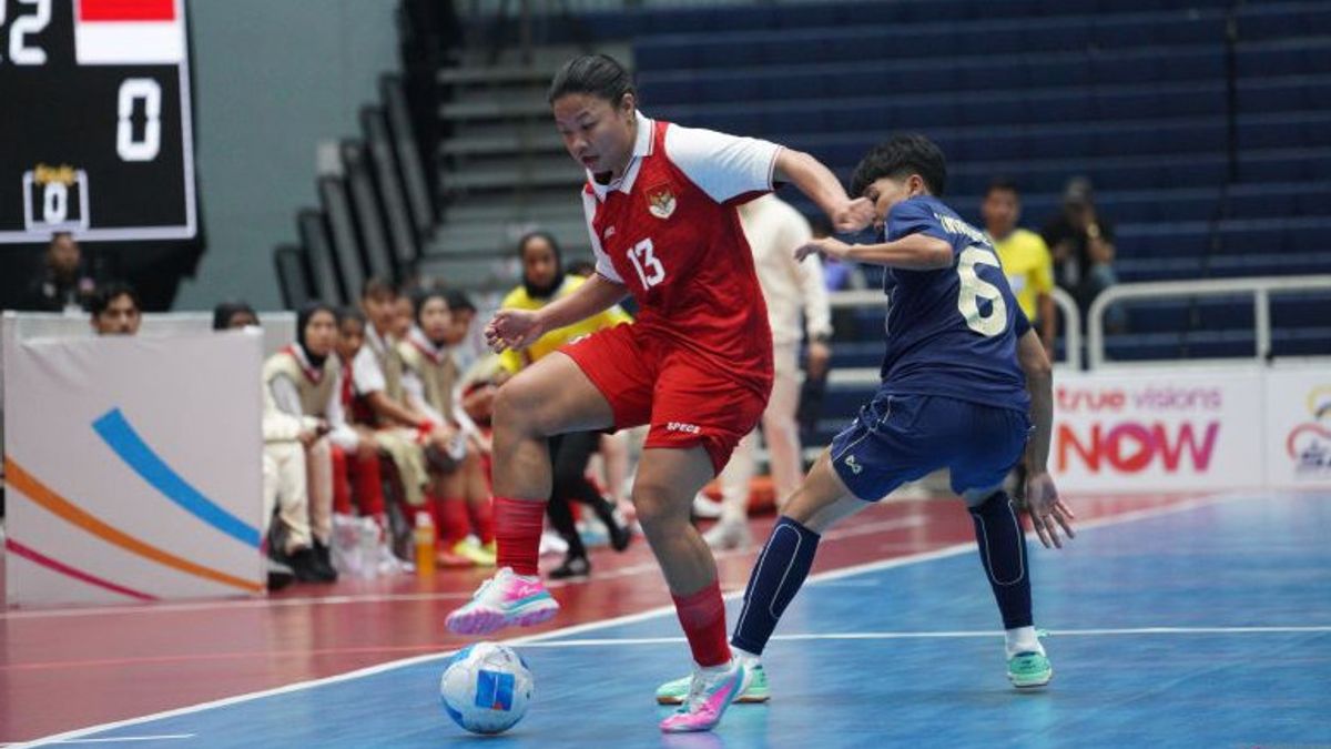 闘いながら、ティムアス女子フットサルは決勝ラウンドに進出できなかった  
