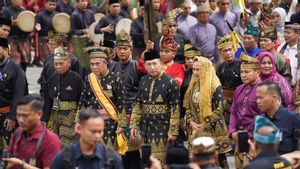 Kapolri Terima Anugerah Adat Ingatan Budi dari LAM Riau: Simbol Kehormatan, Amanah Moral, dan Komitmen Kebangsaan 