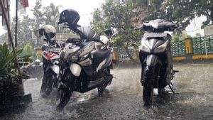 Waspada Hujan Lebat Disertai Petir, BMKG Keluarkan Peringatan Dini Cuaca di NTB