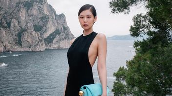 Portrait Of BLACKPINK's Jennie Debuts Runaway Model, The Charm Of Her Backless Dress Makes Guests Hot