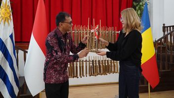 Saat Angklung Menjadi Alat Diplomasi Budaya yang Menyatukan Indonesia-Rumania-Uruguay di Sekolah Tunanetra