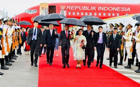 Presiden Jokowi dan Ibu Negara Iriana Tiba di China