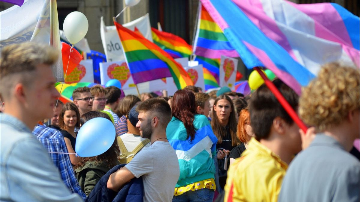 الرئيس جو بايدن يحيي حماية المثليات والمثليين ومزدوجي الميل الجنسي ومغايري الهوية الجنسانية من التمييز الصحي