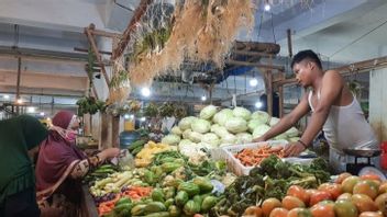 الحكومة بحاجة للتدخل للسيطرة على أسعار وإمدادات المواد الغذائية الأساسية قبل رمضان وعيد الفطر