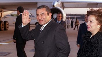 History Today, February 12, 2011: Hosni Mubarak Steps Down From The Chair Of President Of Egypt