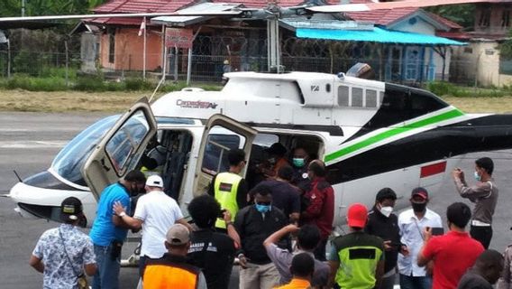 Betapa Sulitnya Kirim Logistik Pilkada ke 1 TPS di Wondama, Harus Sewa Helikopter dengan Biaya Rp120 Juta