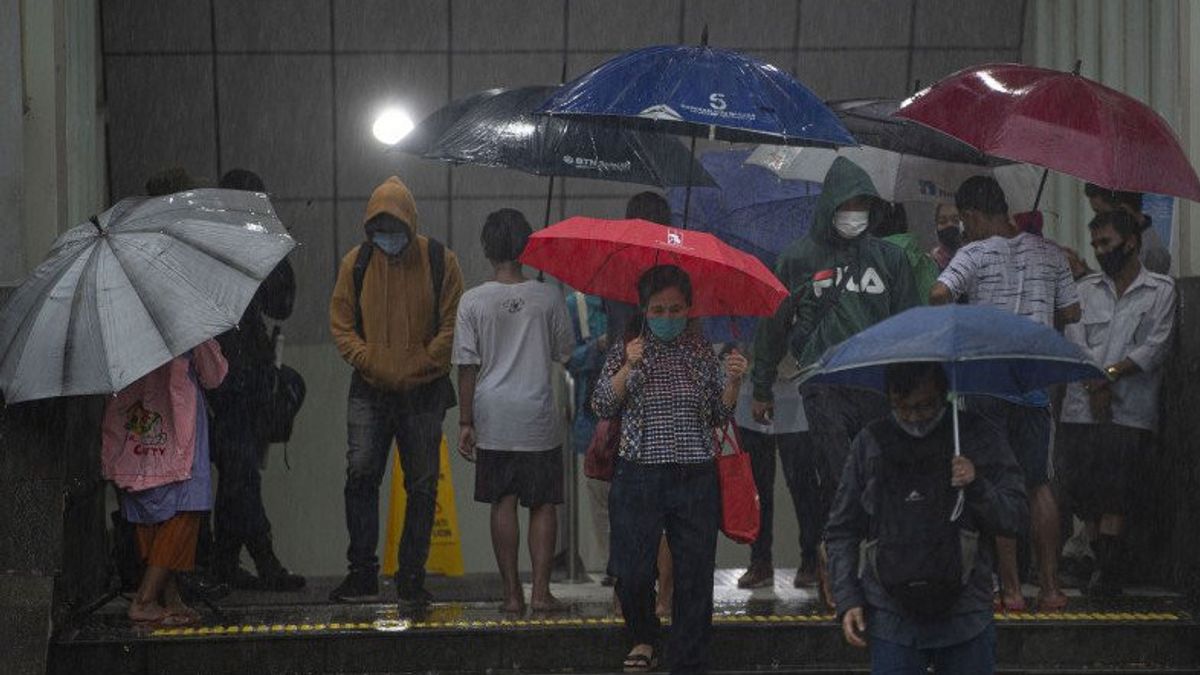 Jakarta Berpotensi Diguyur Hujan Lebat Hingga Besok, Ini Penyebabnya   