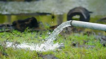 インドネシア共和国の清潔な飲料水供給の問題である廃棄物の処分は不十分
