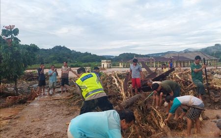 Banjir Bandang di Ogan Komering Ulu Timbulkan Tanah Longsor