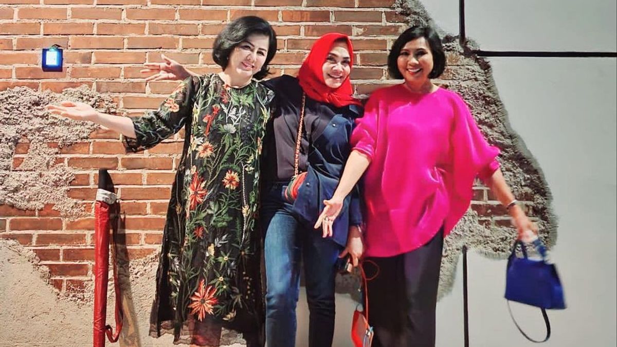 Makin Modis Setelah Pisah dari Hotma Sitompul, Desiree Tarigan dan Rieta Amalia Dipuji Warganet