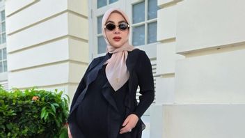 There Is An Element Of Boy And Girl, Syahrini Denies Holding A Baby Shower