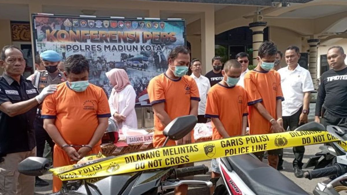 اعتقال عصابة من لصوص عشرات الدراجات النارية في ماديون من قبل الشرطة
