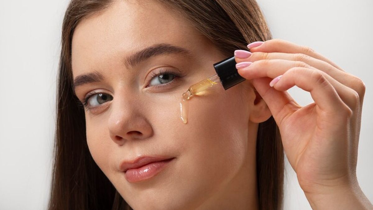 in et acide hialuronal, quels sont efficaces pour humider la peau? reconnaissez les différences